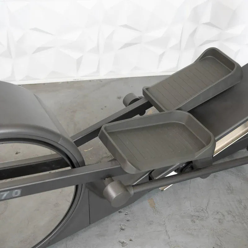 Muscle D Fitness Muscle D Fitness Commercial Elliptical Trainer - LED Screen