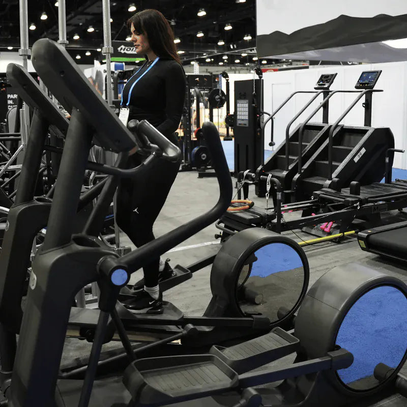 Muscle D Fitness Muscle D Fitness Commercial Elliptical Trainer - Touch Screen