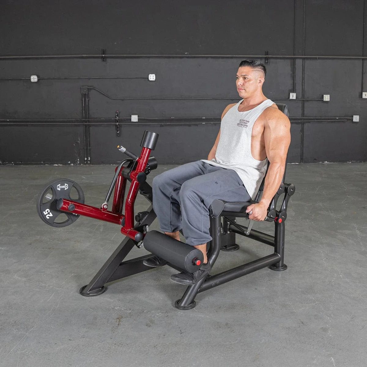 Power Leverage Leg Extension Machine 59" x 46" x 46